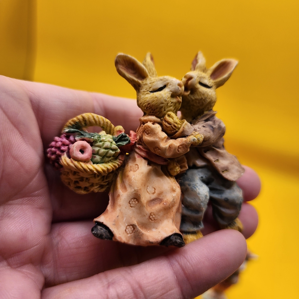 Bunny Rabbit Figurine Lot Resin 3" Easter - Picture 6 of 8
